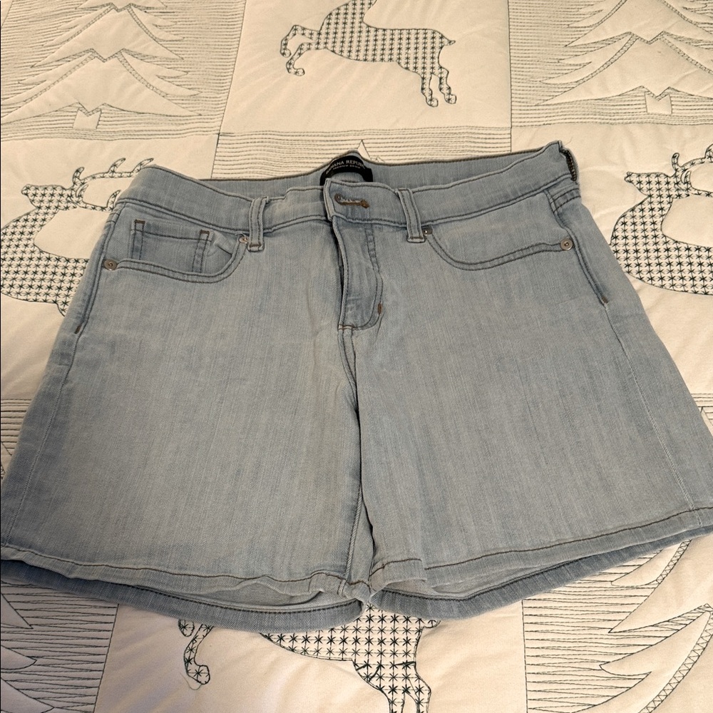Banana Republic Light Wash Jean Shorts-Size 2